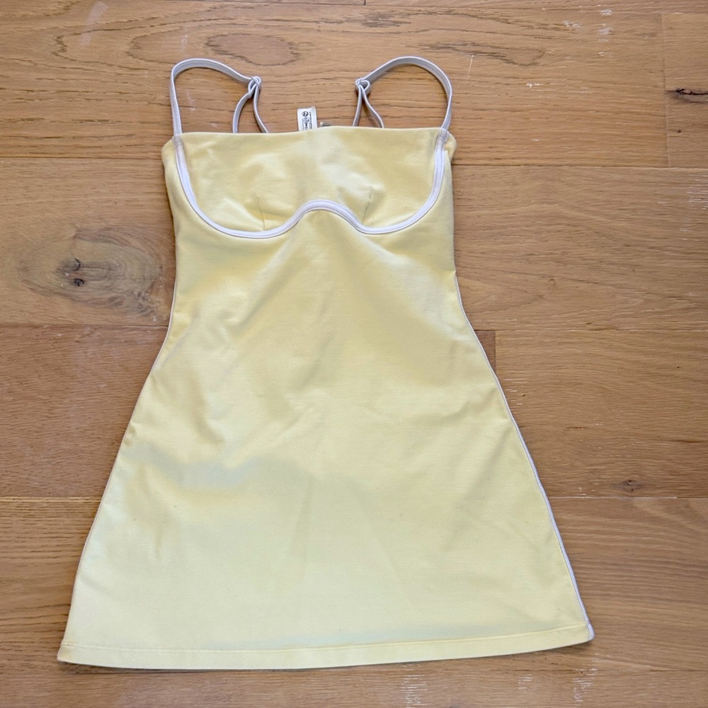 ALO Light Yellow Dress with White Trim Piping XXS